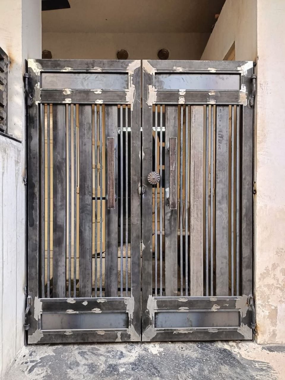 Custom iron main gate by Heritage Fabrication Solapur